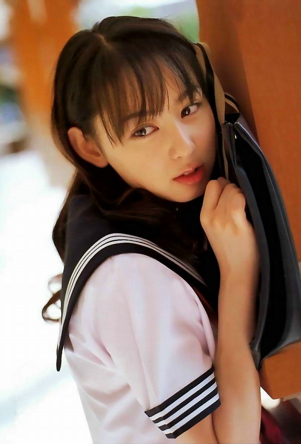秋山莉奈 セーラー服 グラビア