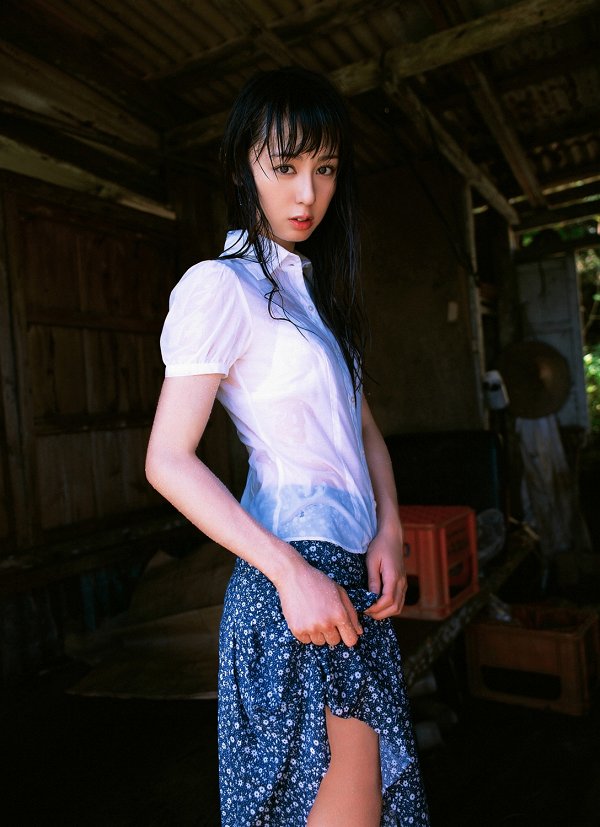 秋山莉奈 セクシー グラビア