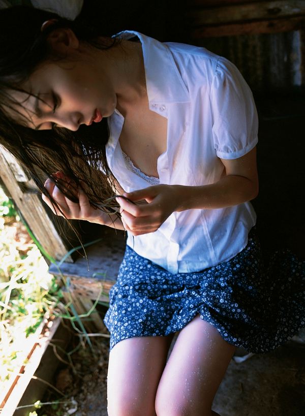 秋山莉奈 セクシー グラビア