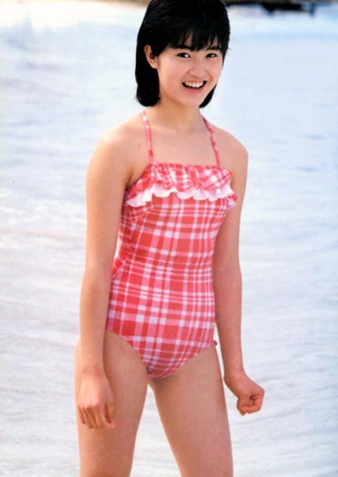 荻野目洋子 水着