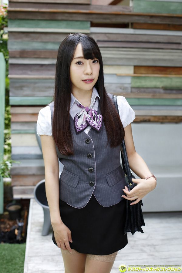 宮本彩希 OLコスプレ グラビア