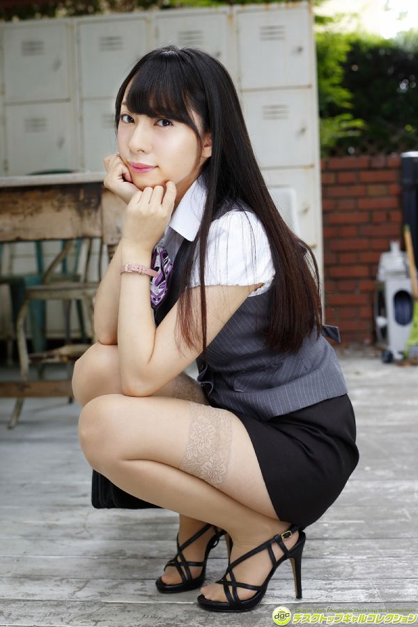 宮本彩希 OLコスプレ グラビア