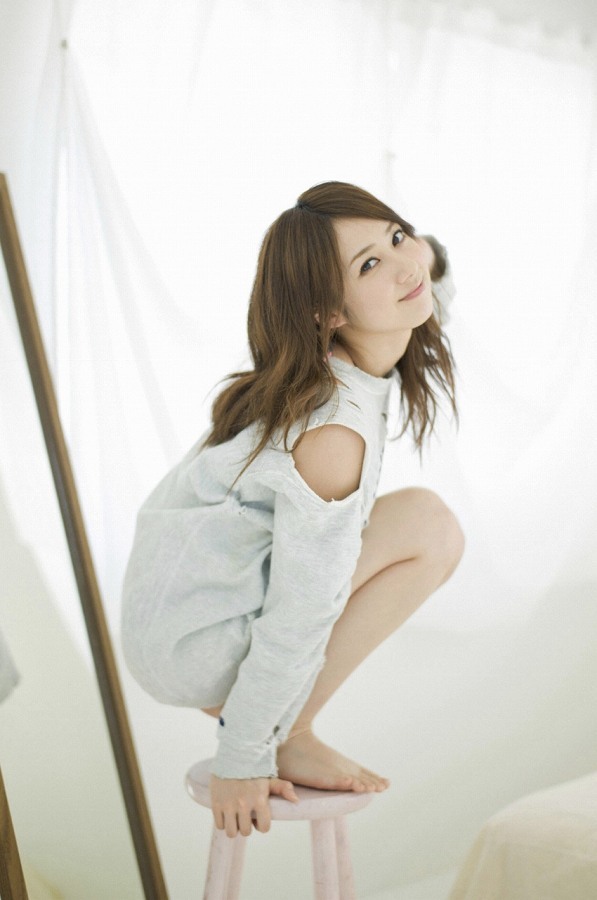 小林優美 太もも グラビア