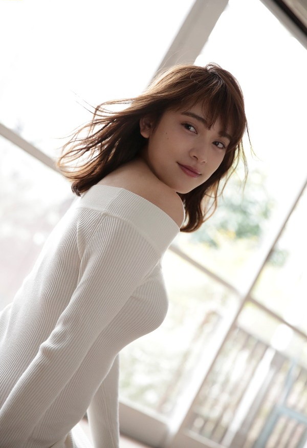 都丸紗也華 ニット