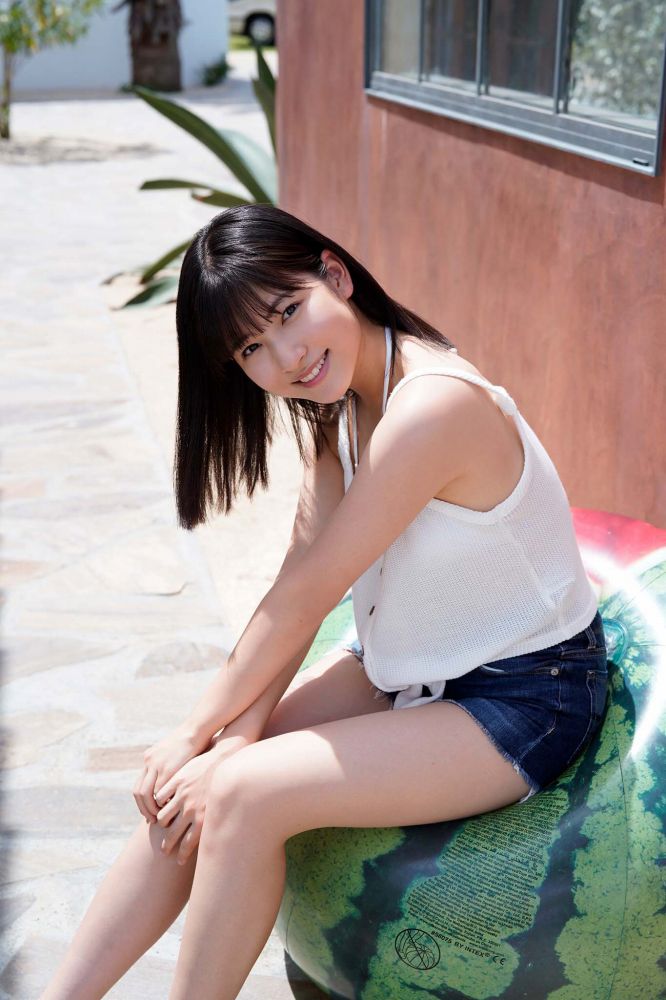 北川莉央 太もも