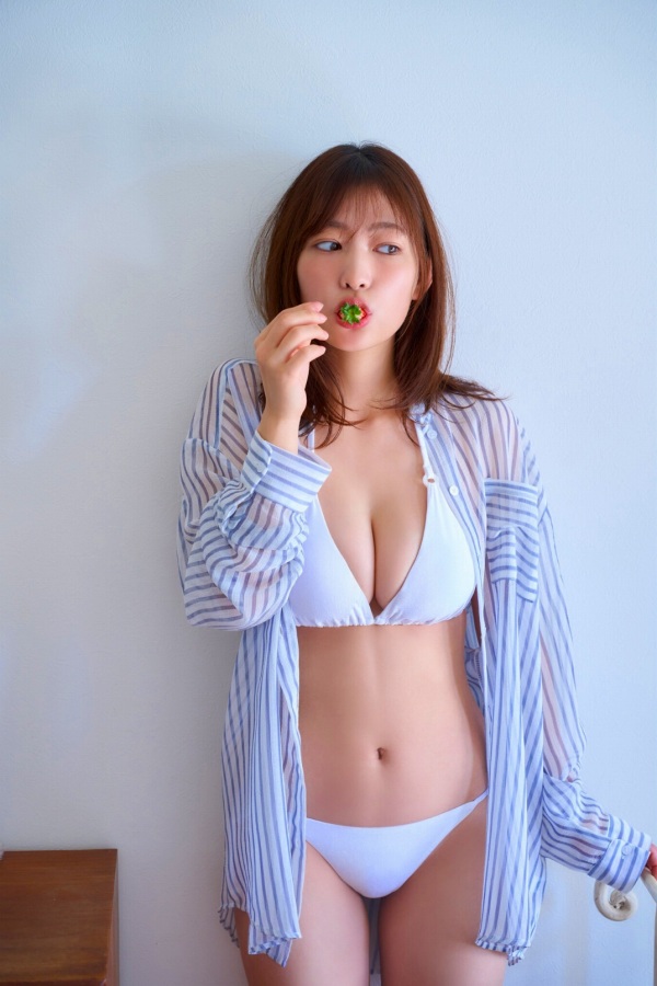 河内裕里　フェラ顔画像