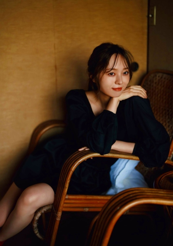 梅澤美波 セクシー画像