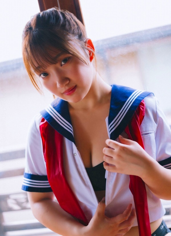 田中きずな　制服・セクシー画像