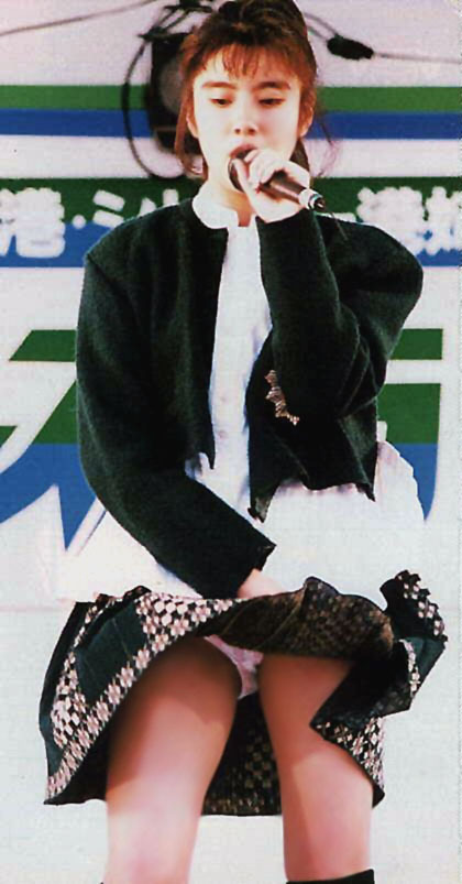 立花理佐　パンチラ画像