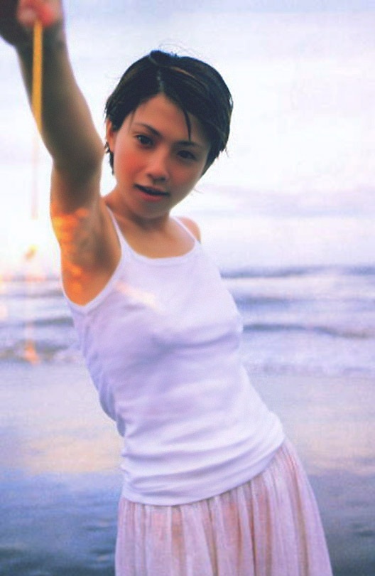 坂井真紀　乳首ポッチ画像