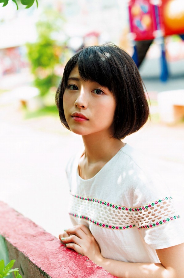 浜辺美波　セクシー画像