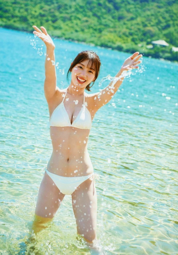 佐々木美玲　水着画像