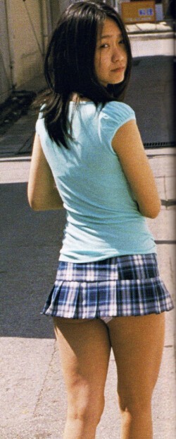 池脇千鶴　パンチラ画像
