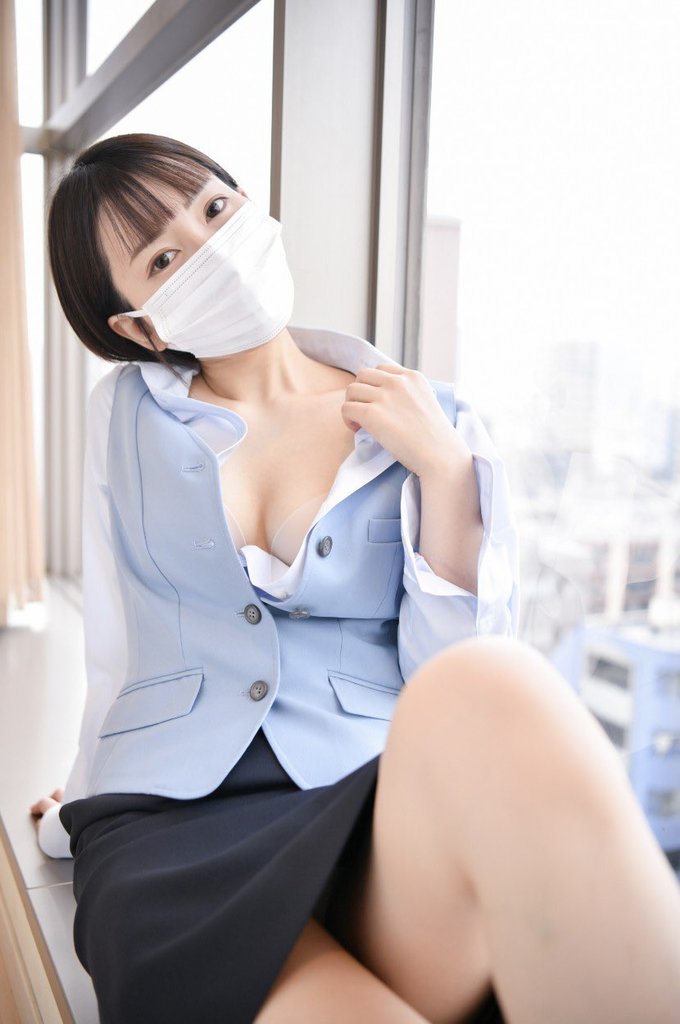 丸の内OLレイナ　パンチラ画像