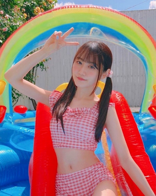 小倉唯　水着画像