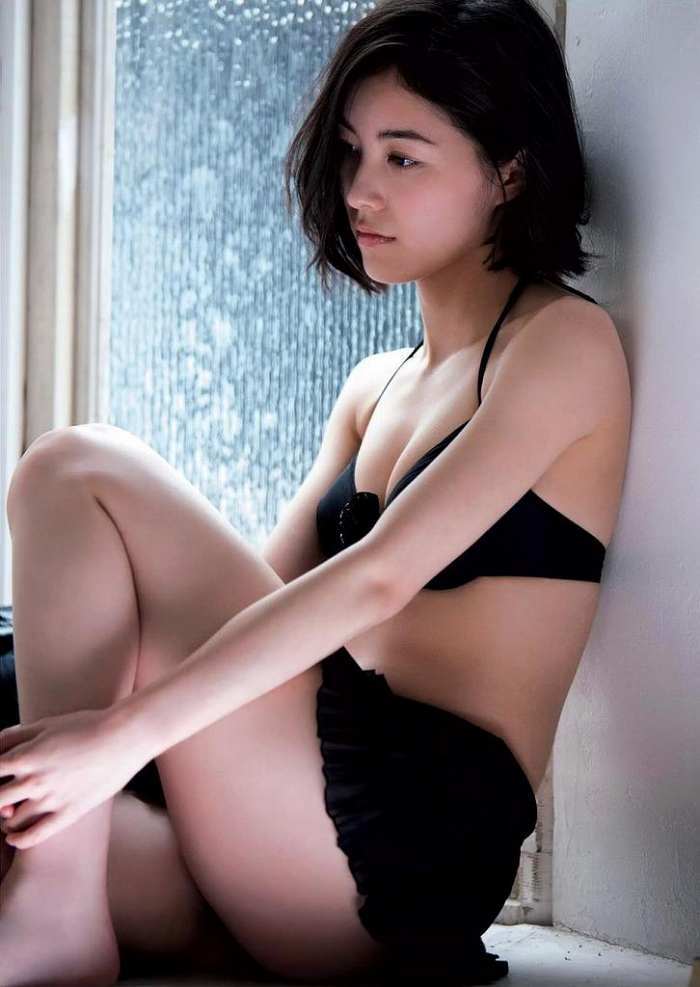 松井珠理奈 太もも